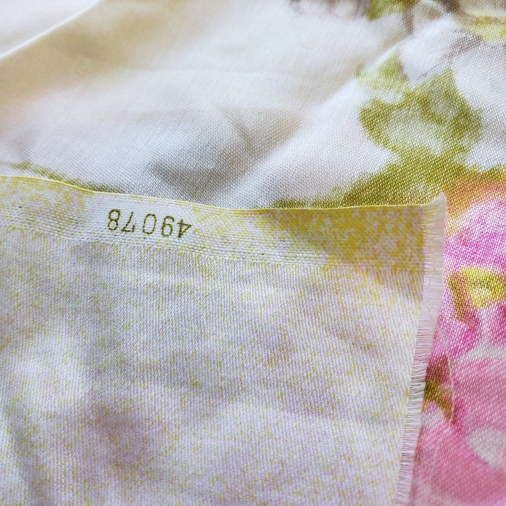 Vintage Flower Power Fabric 1.5 yds x 44w Yellow Daisies Pink Flowers